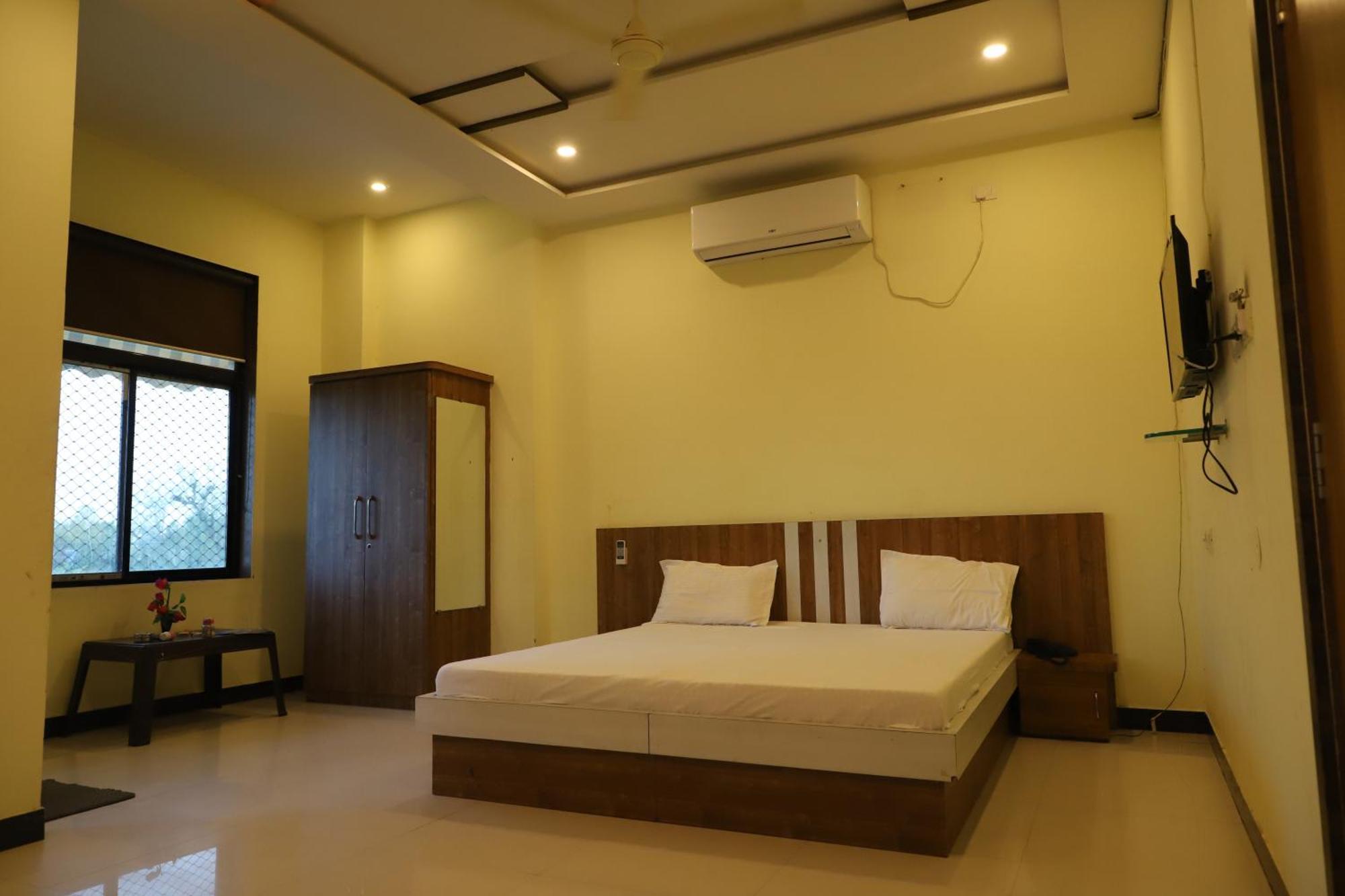 Athitya Hotel And Resort Sikar Oda fotoğraf
