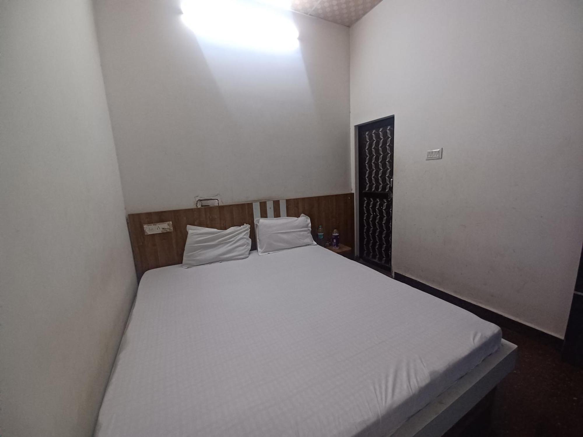 Athitya Hotel And Resort Sikar Oda fotoğraf